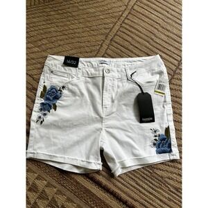 Kensie white JEAN short with embroidery